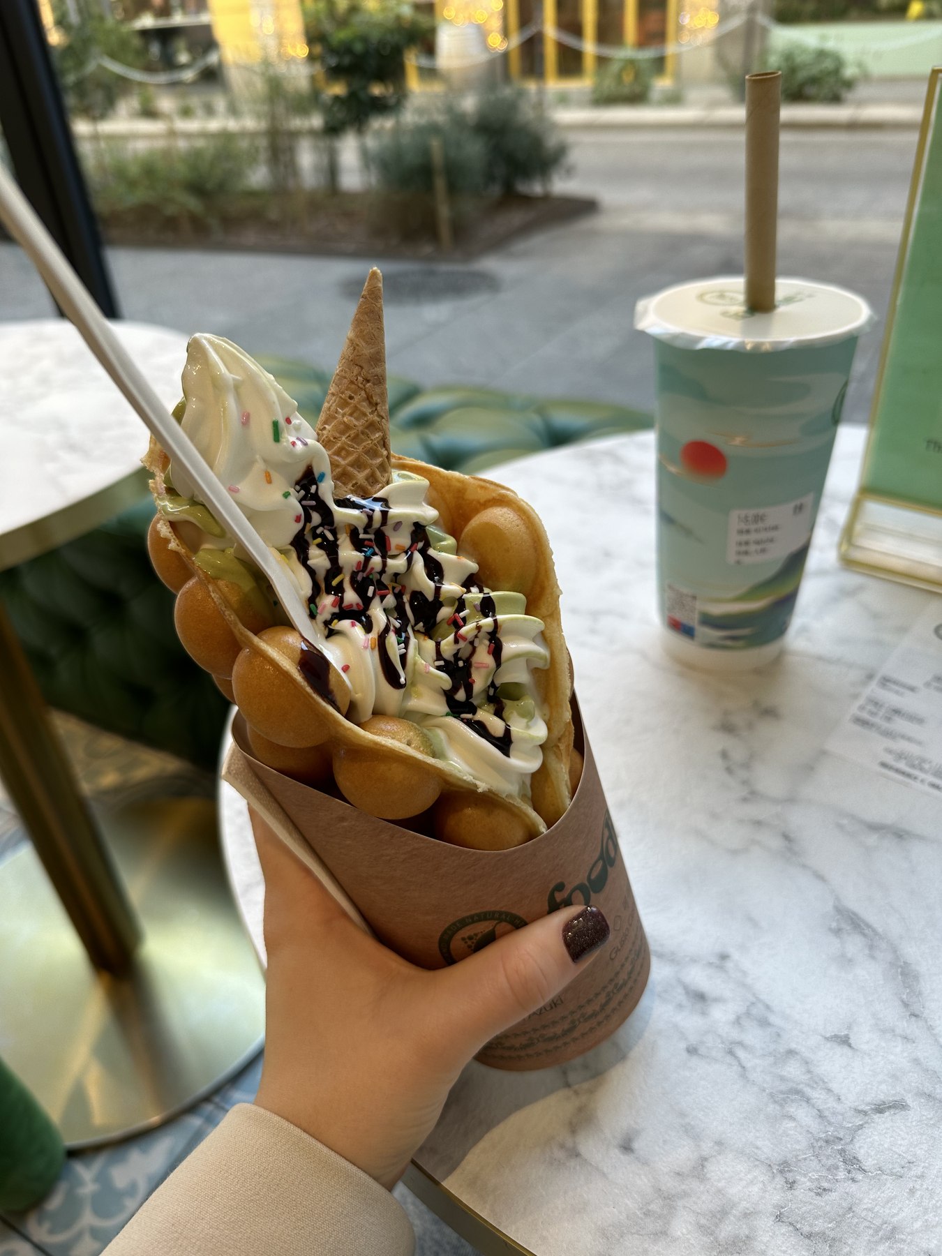 Waffle appena preparato servito a Milano