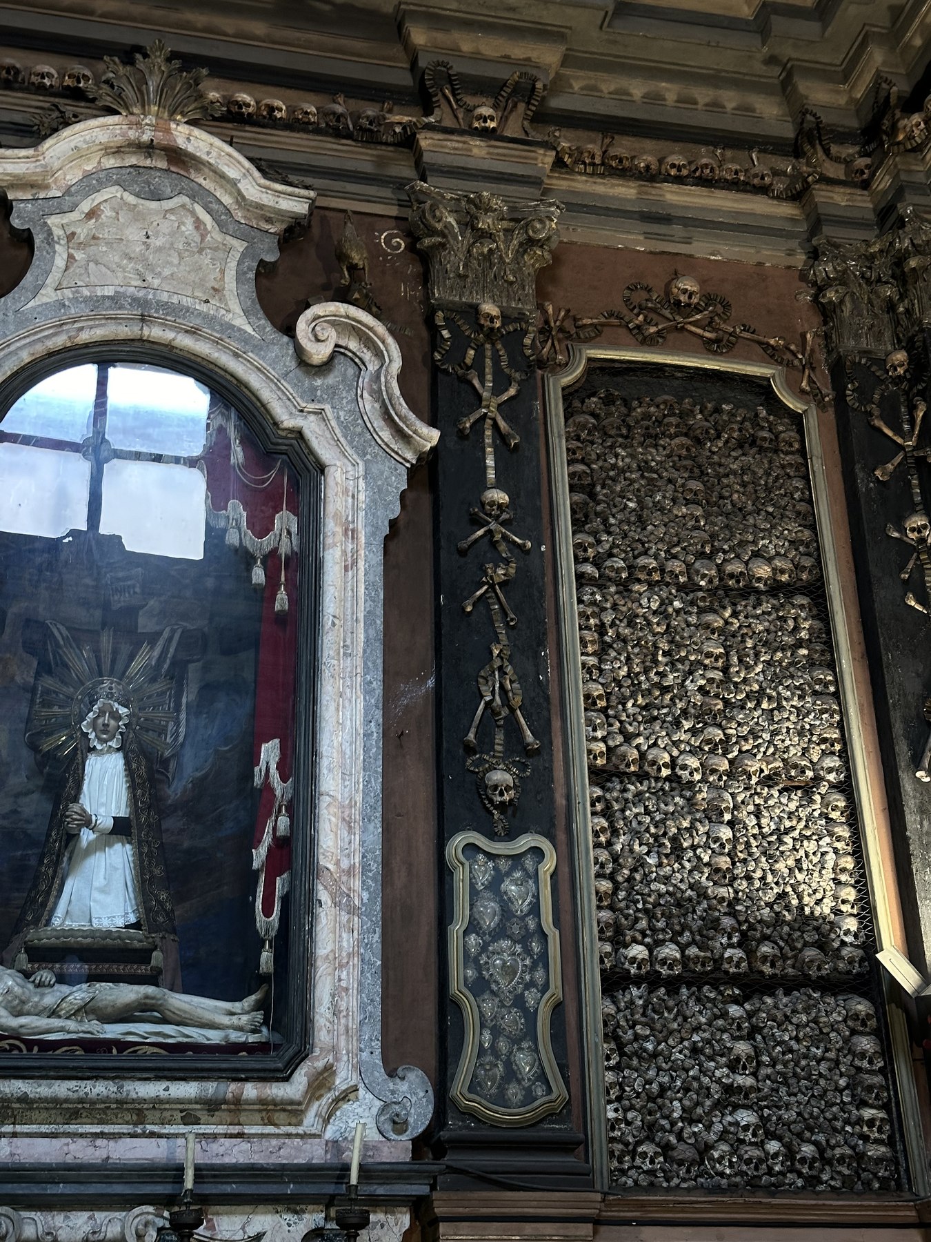 Cappella ossario decorata a San Bernardino alle Ossa